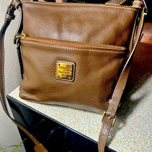 Dooney & Bourke pebble grain leather crossbody - comes with original dust bag